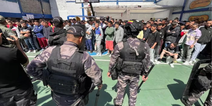 INPEC Decomisa 800 Armas y Tecnología Prohibida en Cárceles del País