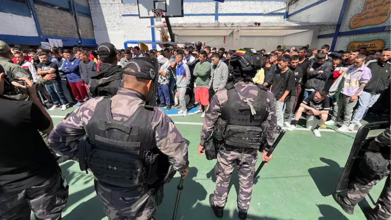 INPEC Decomisa 800 Armas y Tecnología Prohibida en Cárceles del País
